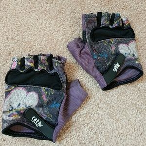 Women's lifting gloves/workout gloves